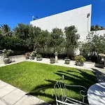 Charming Flatlet Near The Amazing Sunset Beach