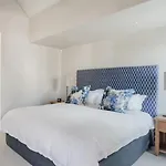 Beginnings - New Townhouse In Welcoming Heart Of Newlands