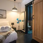 Four Seasons - Stunning Apartment In The Heart Of Town!