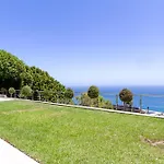 Horizon Sunset Camps Bay Apartment In Cape Town - 2 Bedroom 3 Bathroom No Powercuts