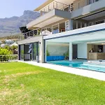 Horizon Sunset Camps Bay Apartment In Cape Town - 2 Bedroom 3 Bathroom No Powercuts