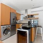 Cozy 1Bed Plus Study With Backup Power