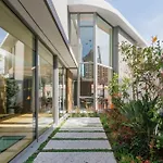 Grand Camps Bay 5Bed W Views Pool Gym Villa Serena