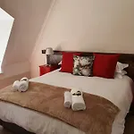 Wild Olive Guest House & Villa