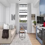 Venice House Stylish Stay With Balcony