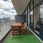 City 2Bed W Balcony 5 Minutes To V&A, Cticc