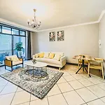 Elim Apartment On The Square Cbd
