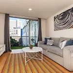 Pristine 1 Bedroom Unit In The City With Balcony
