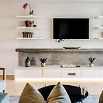 Modern 2Bed Apt In Green Point Cape Town Nobelium