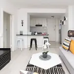 Apartment In Seapoint, Pool And Free Parking.