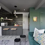 Luxury Apartment With City & Mountain Views