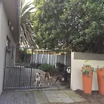 Friends2Be Apartments