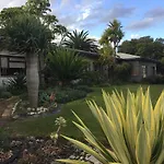 Friends2Be Apartments