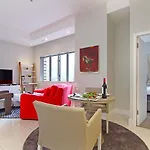 Triangle Luxury Suites By Totalstay