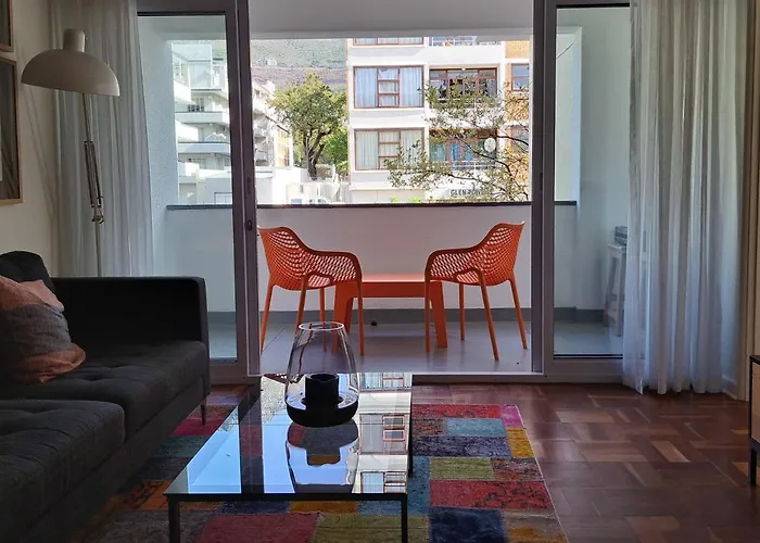 Table Mountain Views, Modern,Lots Of Natural Light, With Parking