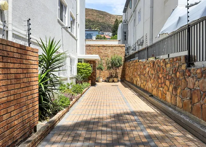 Backup-Powered Elegant Promenade Retreat