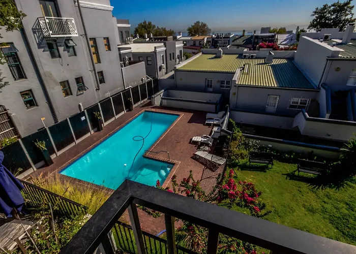 Stylish 3-Bedroom Retreat In Cape Town