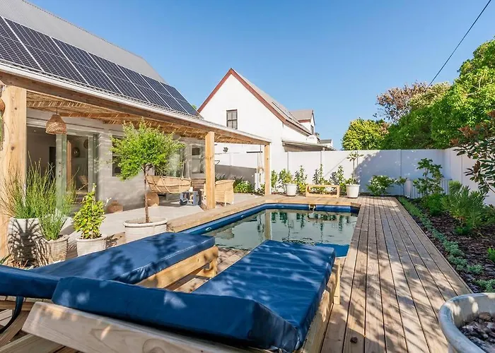Kom4Nest 2Br Pool, Solar