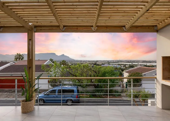 Lakeside Off-Grid Exquisite Views Of Cape Town