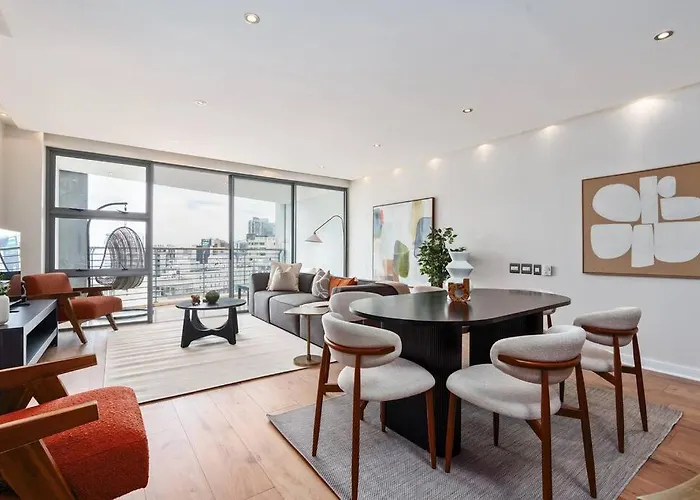 Stylish 2-Bed Apartment In The Heart Of Cape Town
