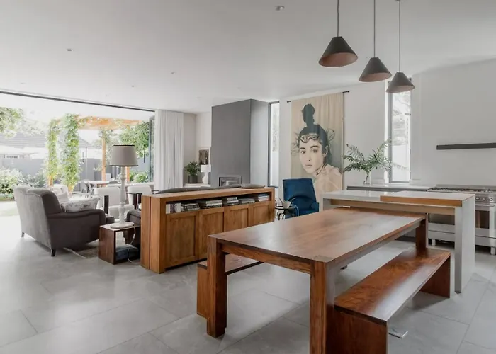 Beginnings - New Townhouse In Welcoming Heart Of Newlands