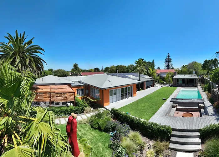 Garten Wohnung Mit Pool, 2 Schlafzimmer