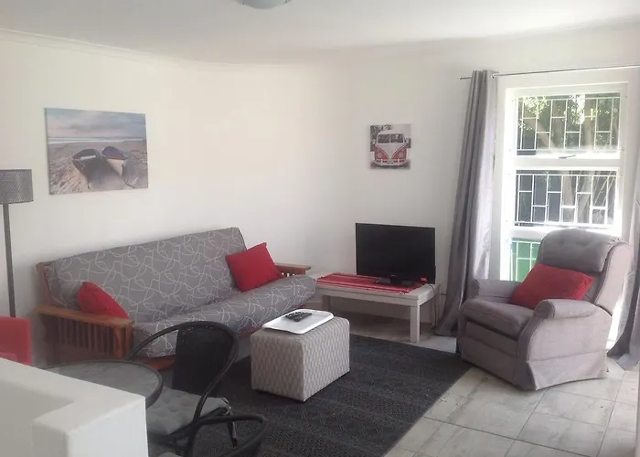 The Cottage - 8 Hertzog Rd