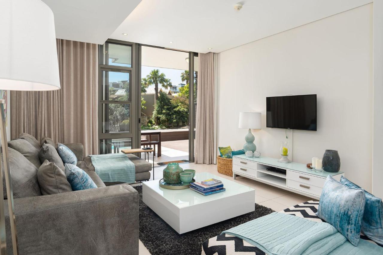 V An A Waterfront, Harbour Bridge. Apartment