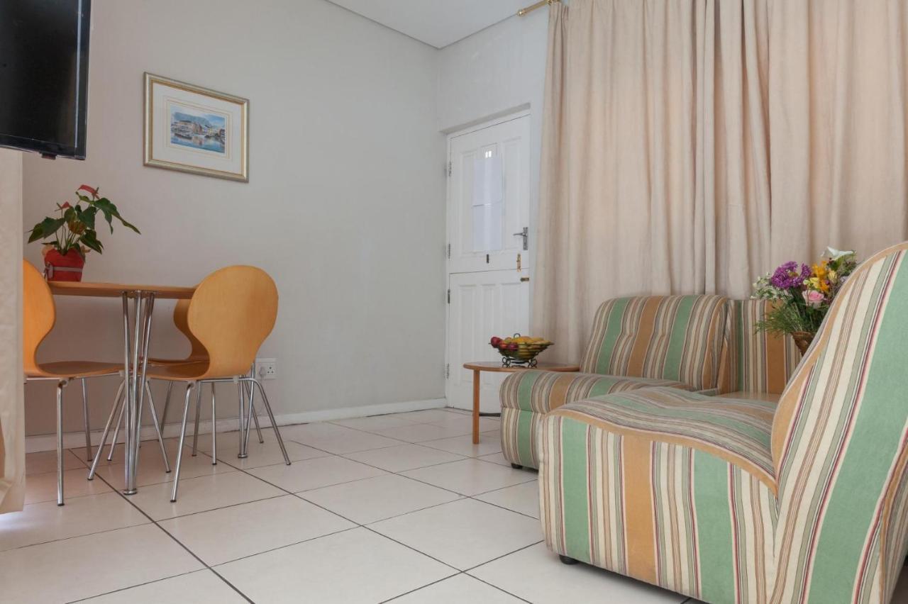 Guest house 20ab Belladonna Vredehoek Cape Town