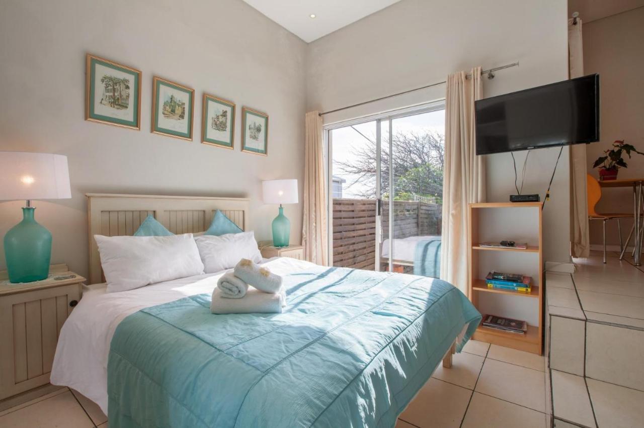 Guest house 20ab Belladonna Vredehoek Cape Town