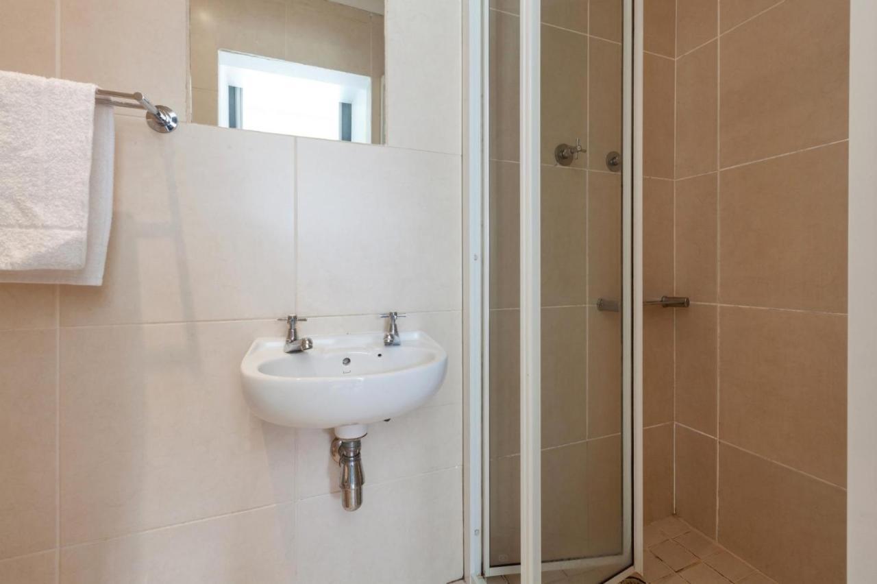 20ab Belladonna Vredehoek Cape Town