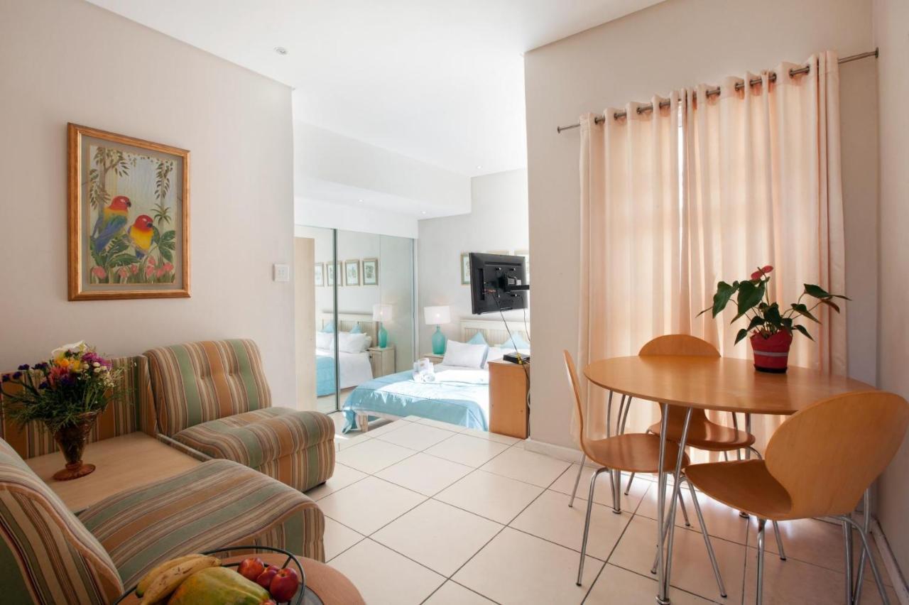 20ab Belladonna Vredehoek Guest house Cape Town