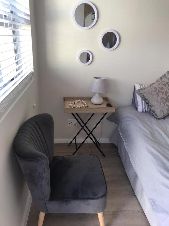 & Cosy In West Apartment
