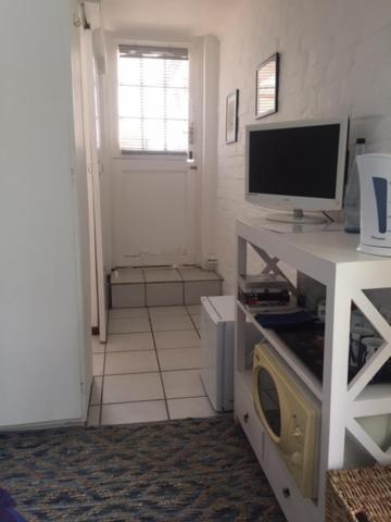 Delightful Surrey Street Homestay Cape Town
