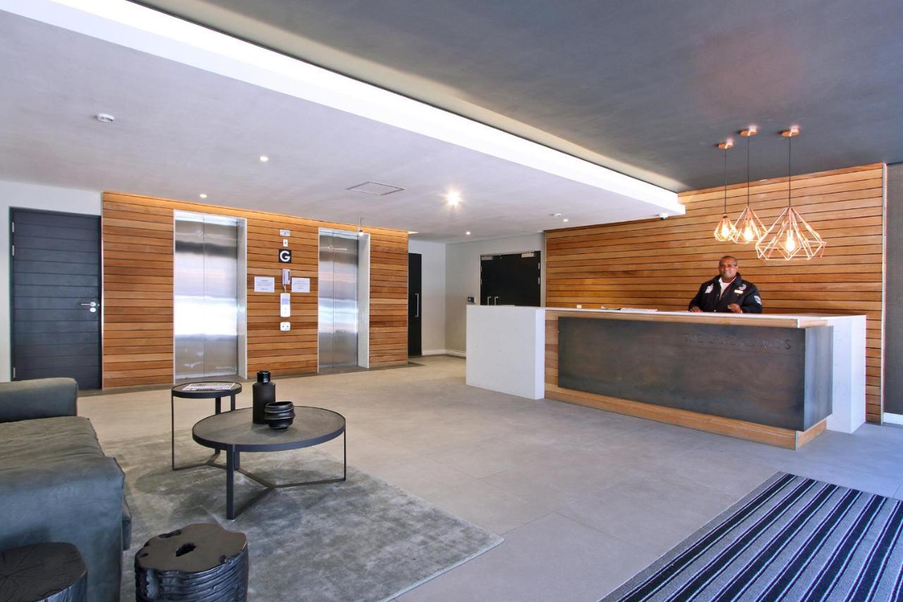 Apartment Docklands Deluxe With Spacious Balcony In De Waterkant