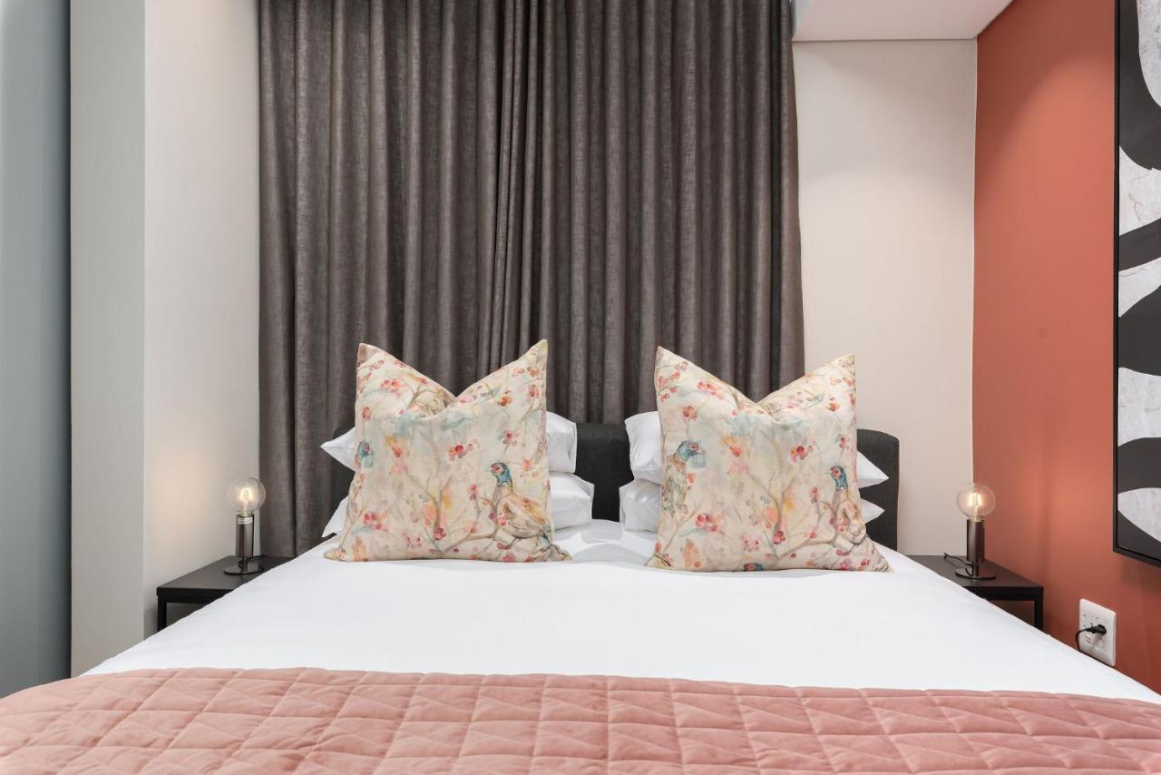 Docklands Deluxe With Spacious Balcony In De Waterkant * Cape Town