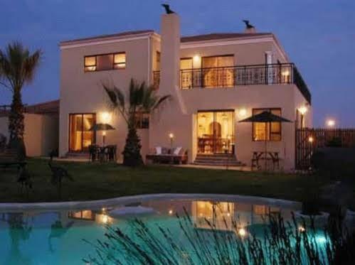 Afro Chic 4*