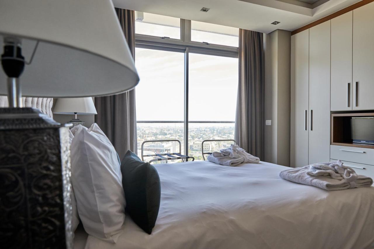 Crystal Towers Luxury By Century Letting Cape Town