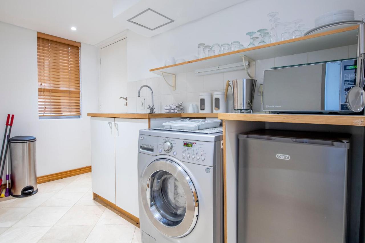 Apartment Clifton Beach Studio