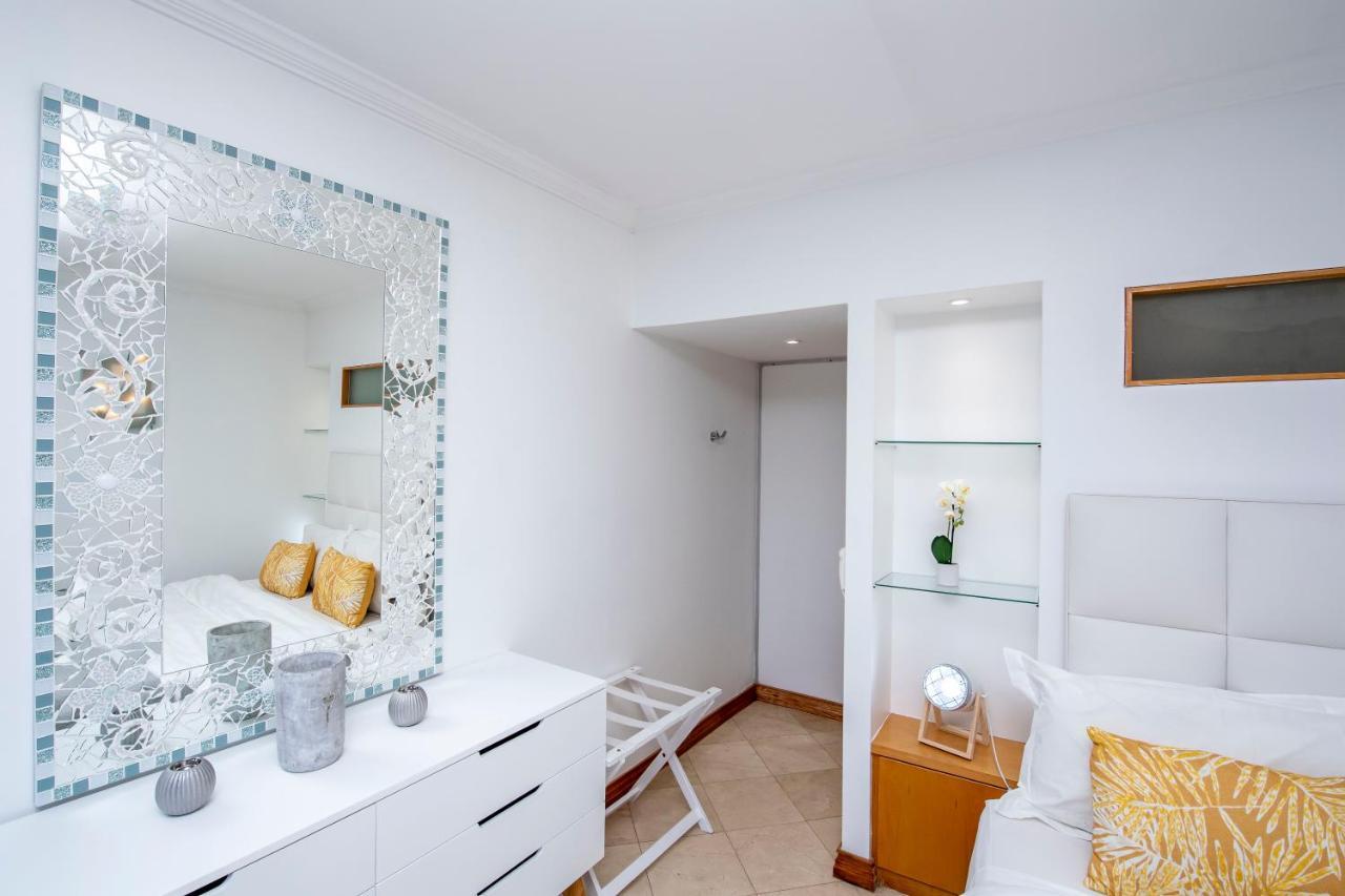 Clifton Beach Studio Apartment *