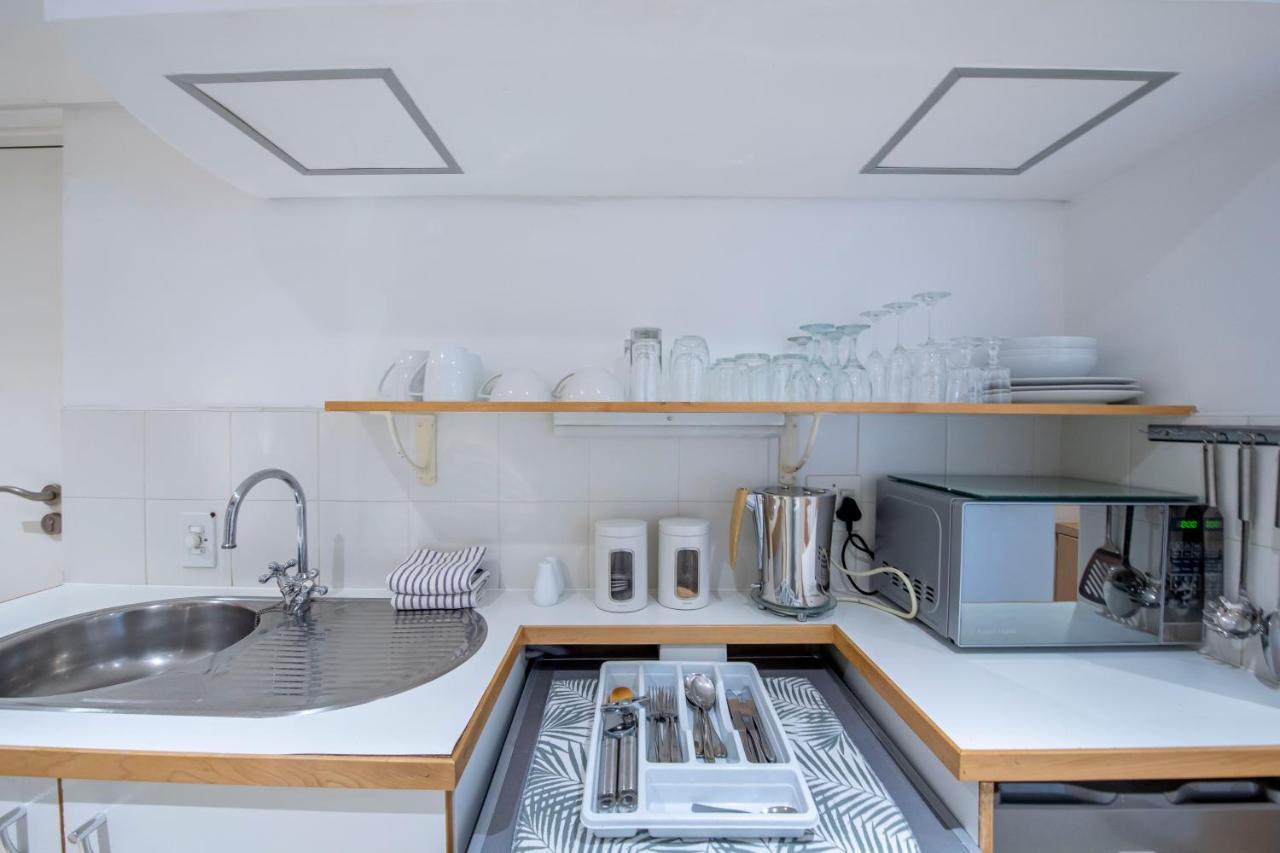 Clifton Beach Studio Apartment *