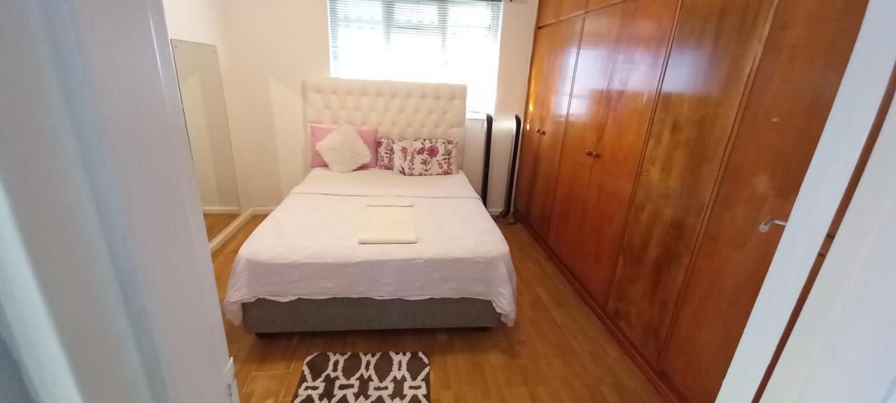 Bed & Breakfast Neo&ruks Located In Quite And Secure Area *