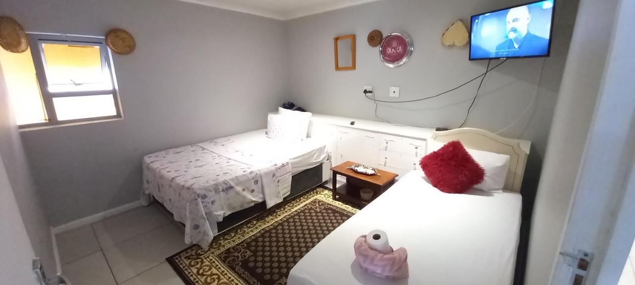 Neo&ruks Located In Quite And Secure Area *