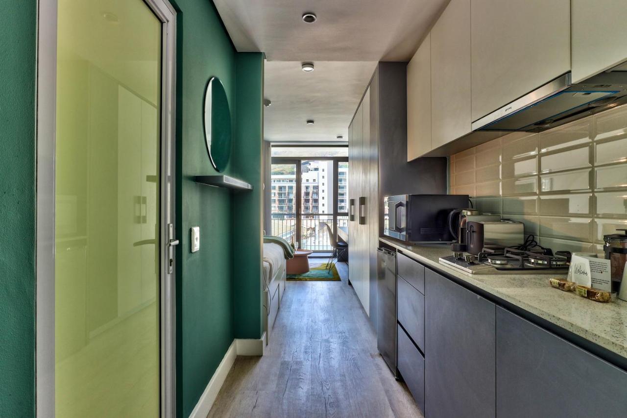512 Apartment *
