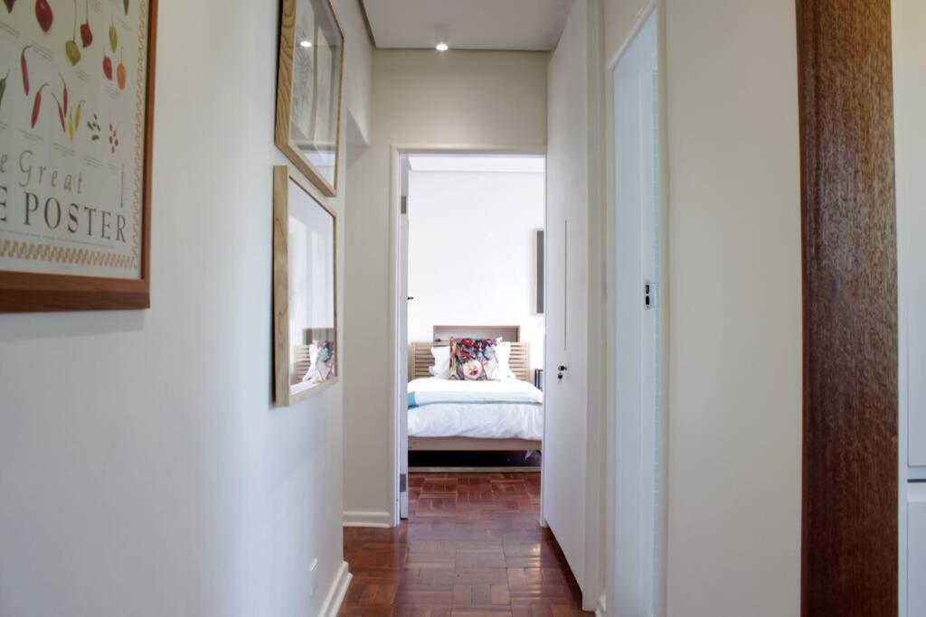 Table Mountain Views, Modern,lots Of Natural Light, With Parking