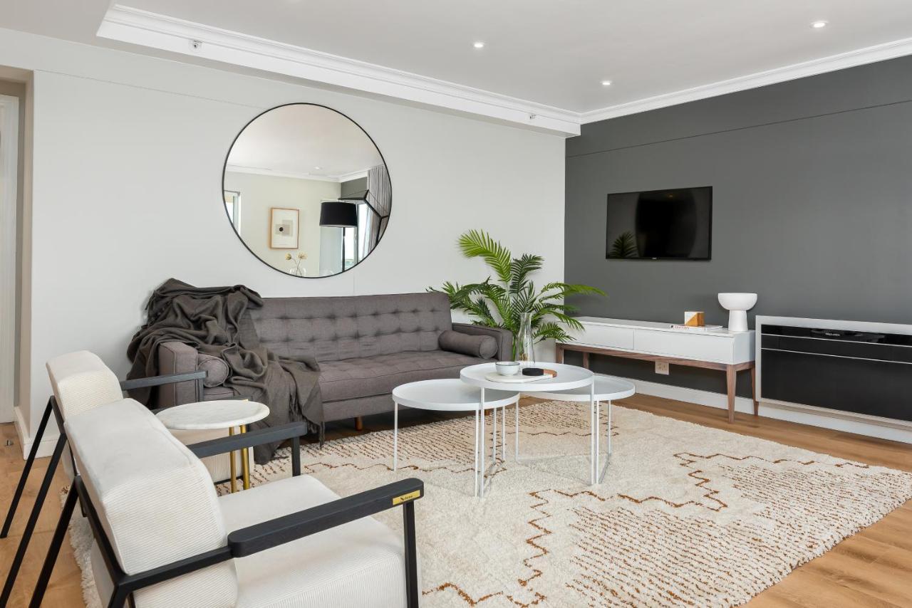 Point Break Luxury Apartment *