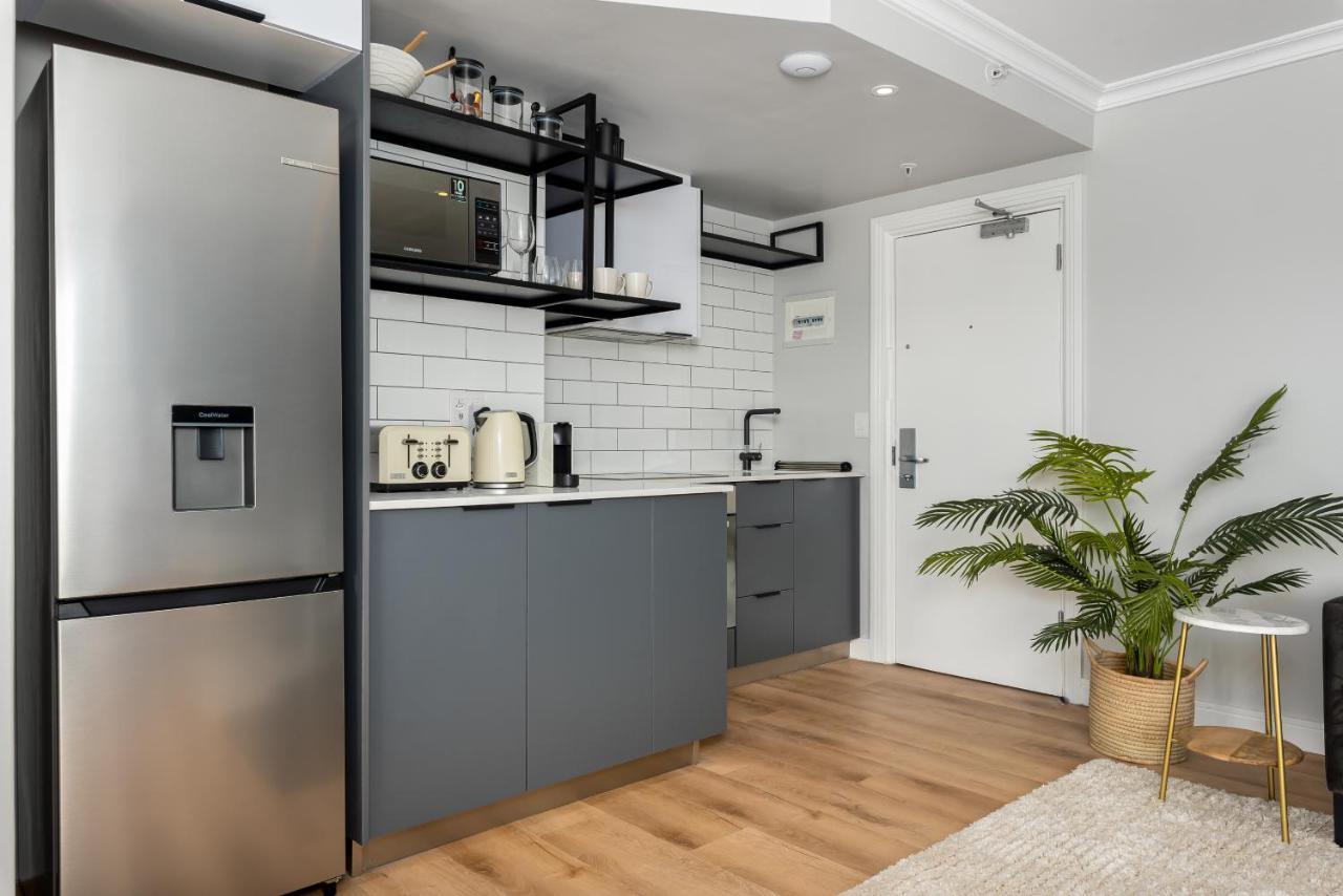 Point Break Luxury Apartment *