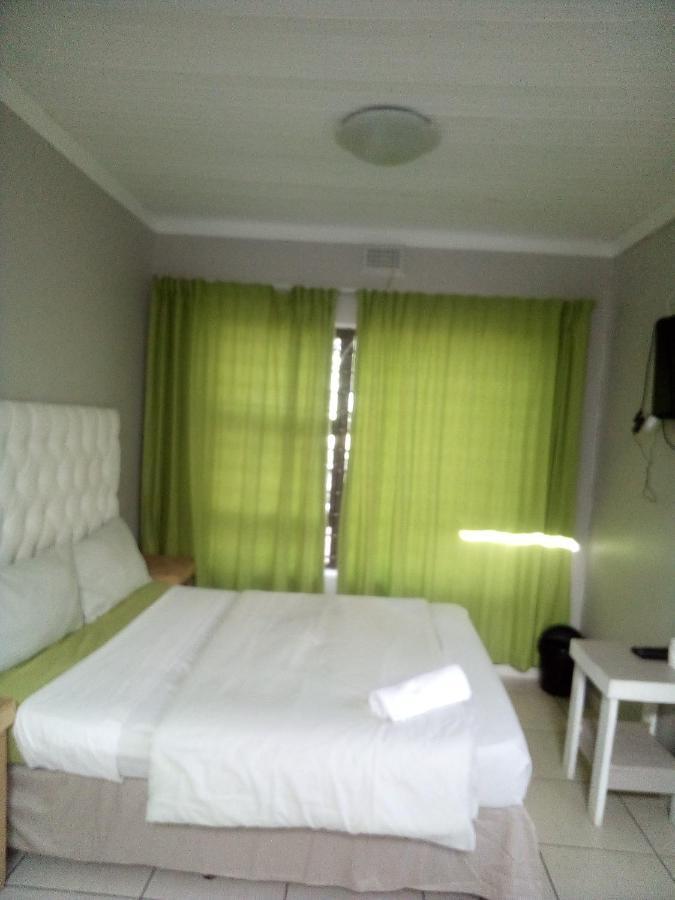 2 Friends Guest house *