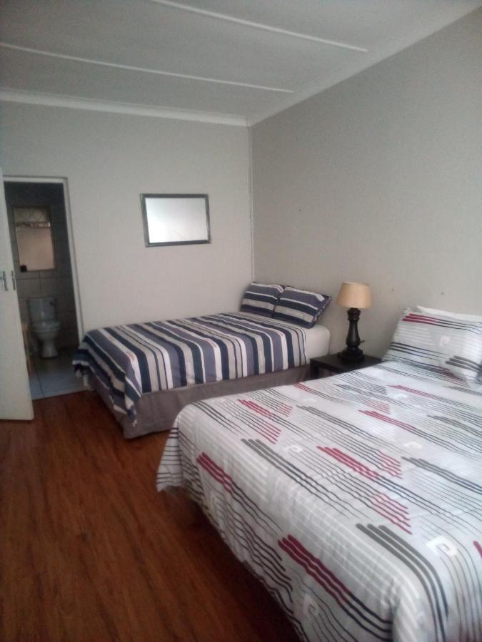 2 Friends Guest house *