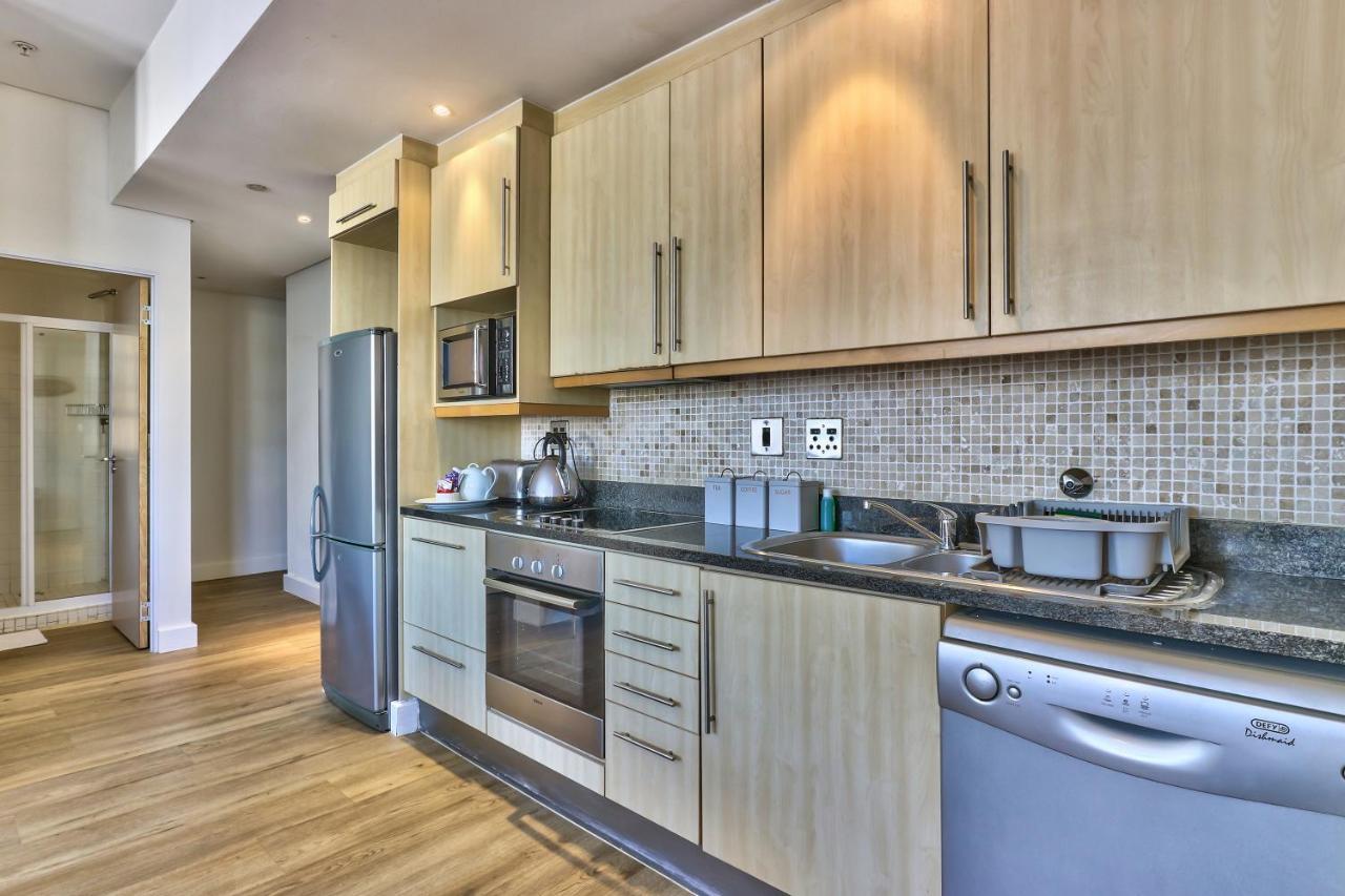 Glaston House Apartment *